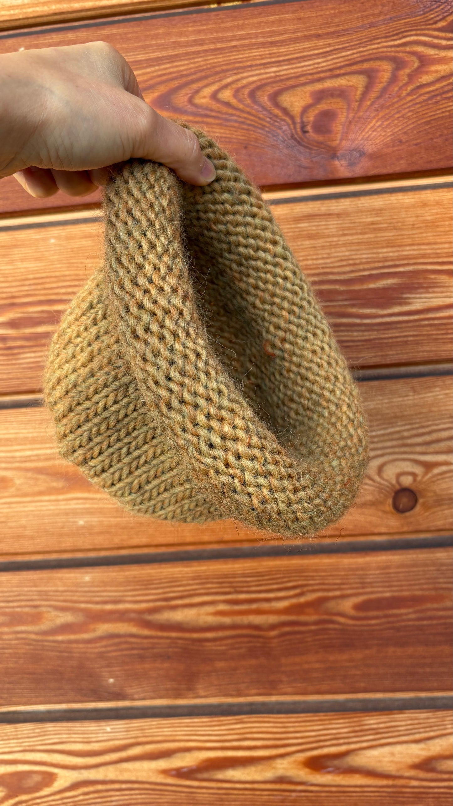 Flat Woolly Hat - Wood Forget-me-not