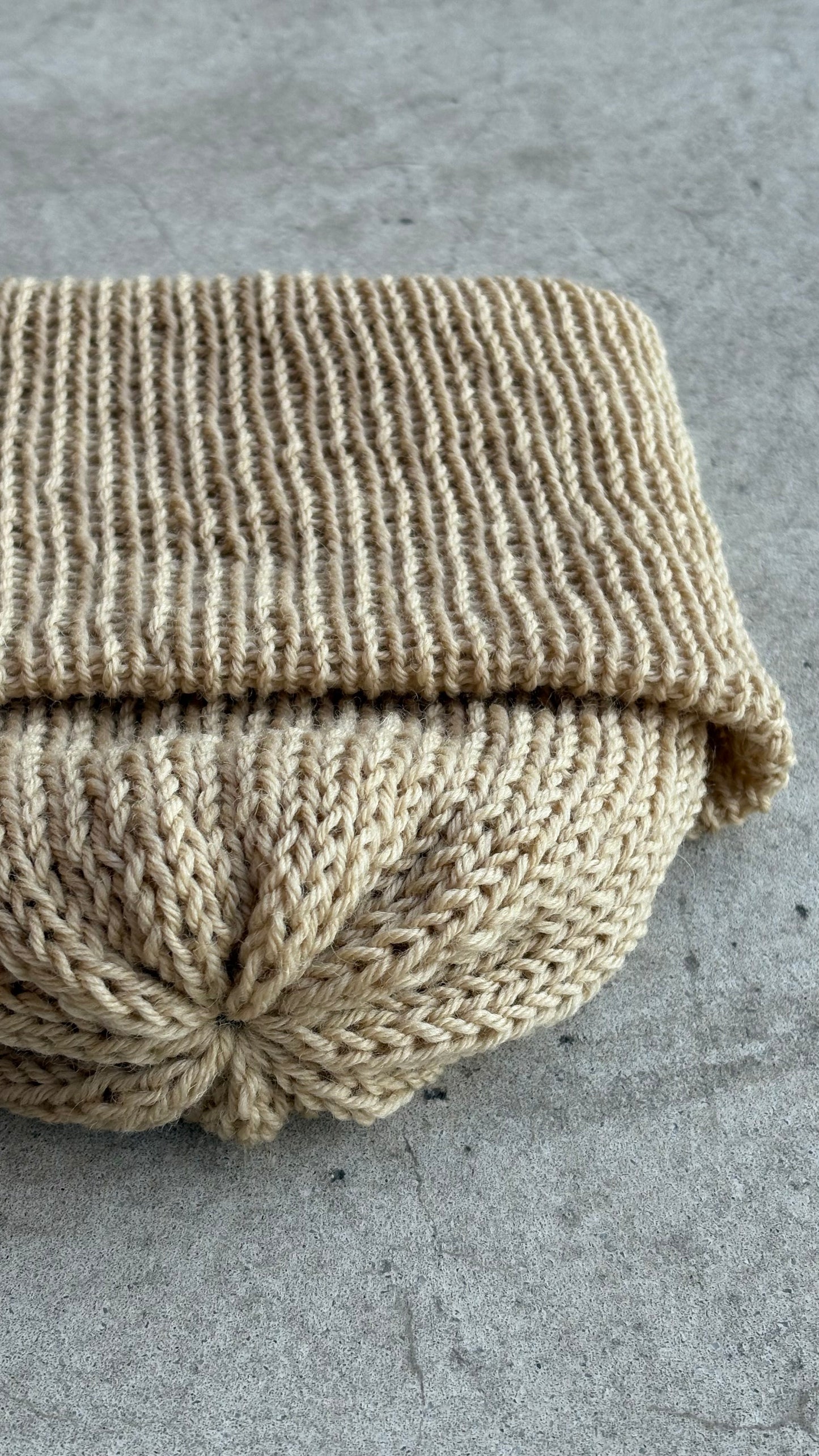 Classic Cuffed Woolly Hat - Coloured Wool Yarn - Hedgerow Chestnut