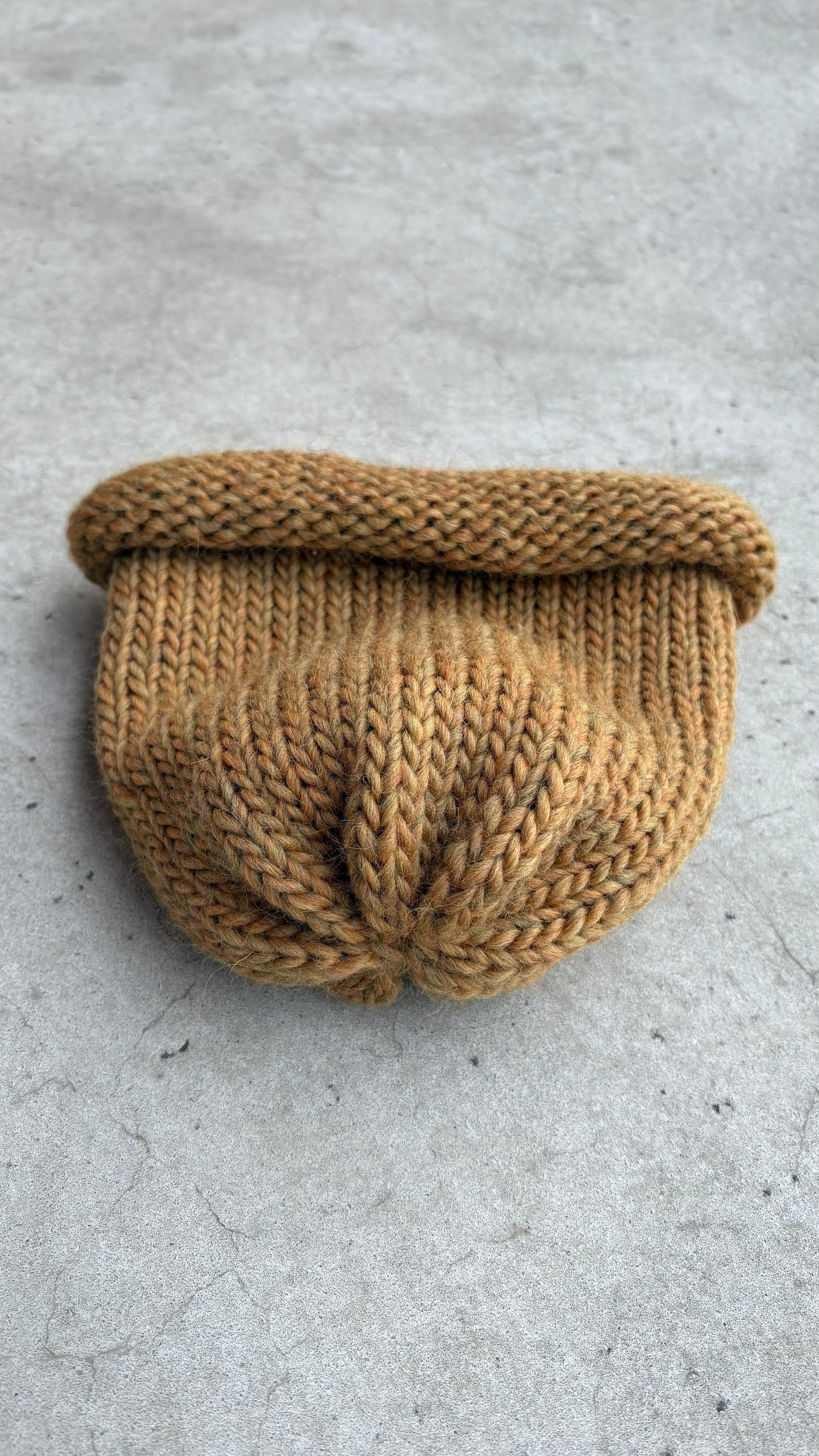 Flat Woolly Hat - Corn Poppy