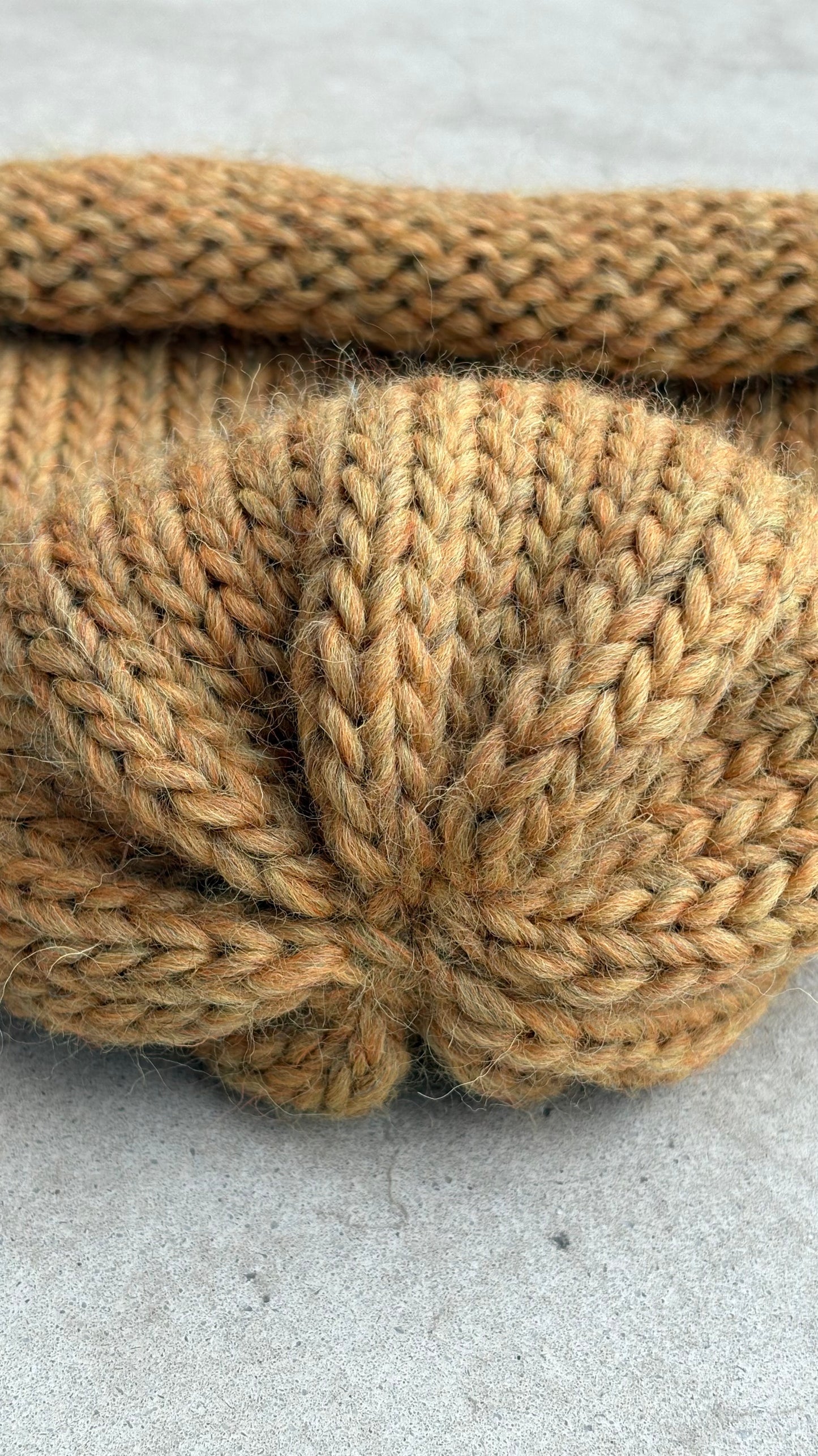 Flat Woolly Hat - Corn Poppy